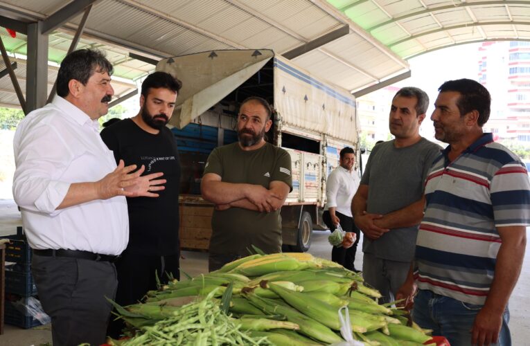 BAŞKAN YILDIZ, ÜRETİCİ VE KÖYLÜ PAZARINI GEZDİ