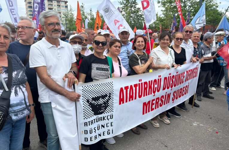 “BİZİM İKTİDARIMIZDA EMEKÇİ KARDEŞLERİMİZ BAYRAMI İSTEDİĞİ YERDE KUTLAYACAK”