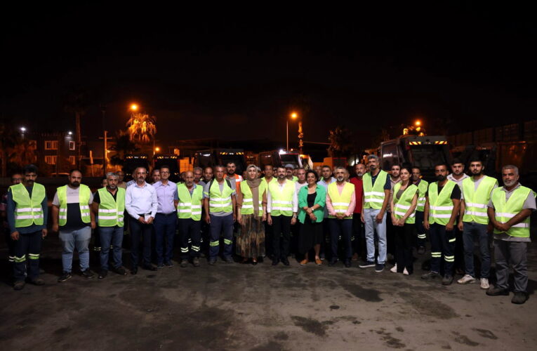 EŞ BAŞKANLARDAN TEMİZLİK PERSONELİNE BÜYÜK MORAL