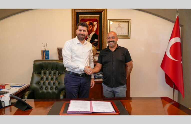 İDEAL GELECEK DERSHANESİ’NDEN TARSUS BELEDİYESİ’NE EĞİTİM DESTEĞİ