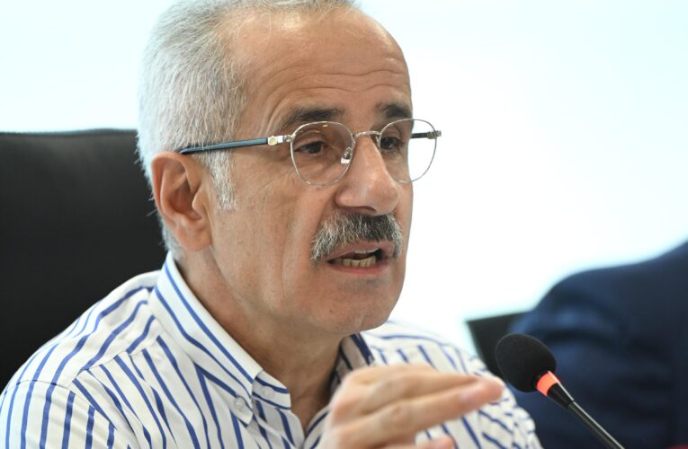 ‘YASAKÇI BİR ZİHNİYET İÇERİSİNDE DEĞİLİZ’