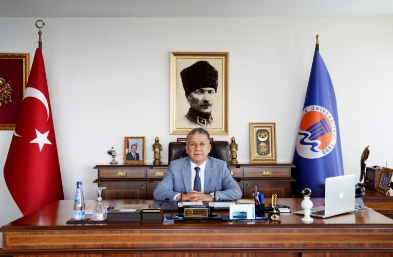 Üniversitemiz Önemli Proje Ve Yatırımları Hayata Geçirerek Büyümeye Devam Ediyor