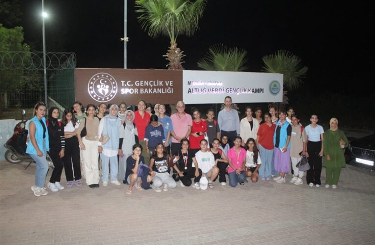 TUNCAY ULUSAN MAVİ DENİZ KAMPLARINA GELEN GENÇLERİ UĞURLADI