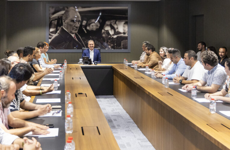 MERSİN BÜYÜKŞEHİR’İN GÜÇLÜ SANAT KADROSUNDAN BAŞKAN SEÇER’E ZİYARET