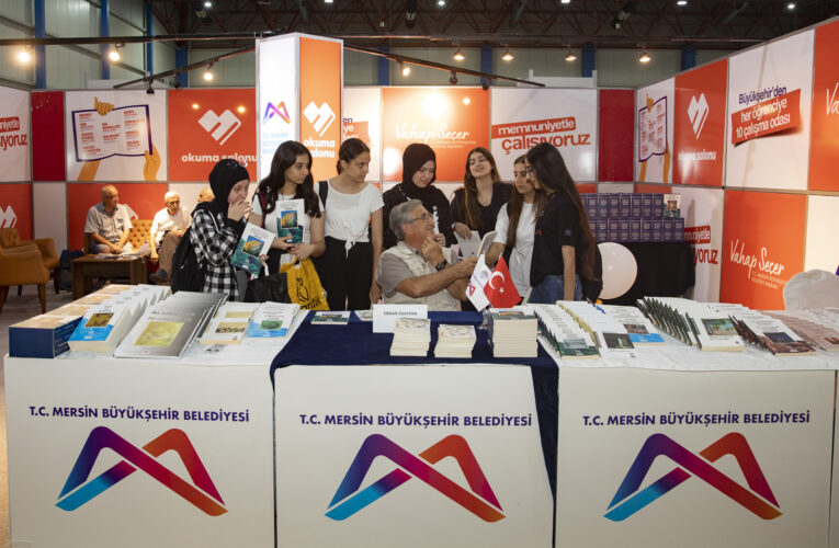 9. MERSİN CNR KİTAP FUARI’NDA BÜYÜKŞEHİR RÜZGARI ESTİ