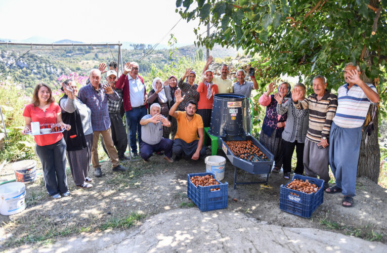 BÜYÜKŞEHİR, ÜRETİCİYİ MAKİNE EKİPMANLA DA DESTEKLİYOR