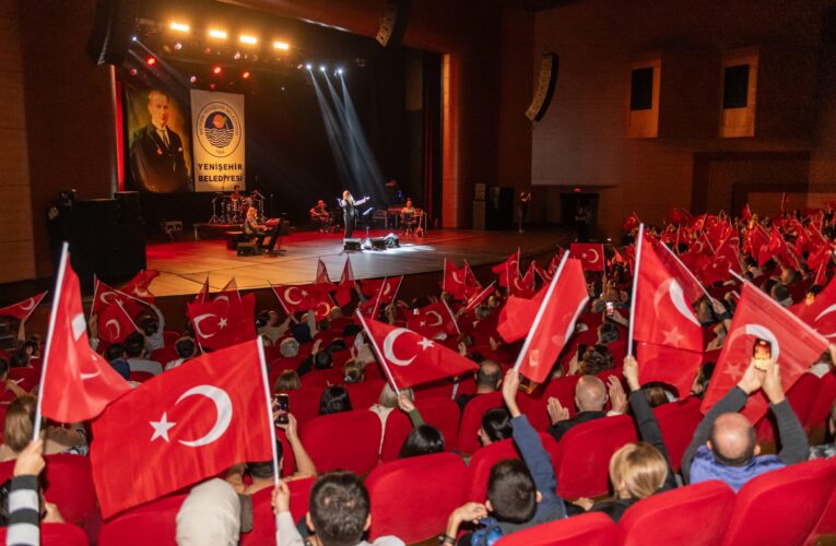 Yenişehir Belediyesi Cumhuriyet Bayramı’nda Suavi’yi Mersinlilerle buluşturdu