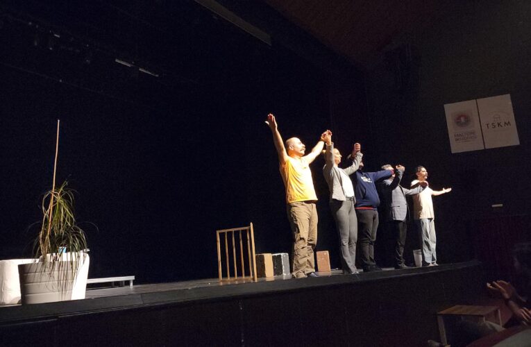 Yenişehir Belediyesi Şehir Tiyatrosu Maltepe’de sahne aldı