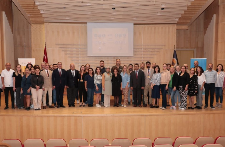 İL MİLLÎ EĞİTİM MÜDÜRÜ FAZİLET DURMUŞ, MERSİN ÖĞRETMEN AKADEMİLERİ AÇILIŞ PROGRAMINA KATILDI