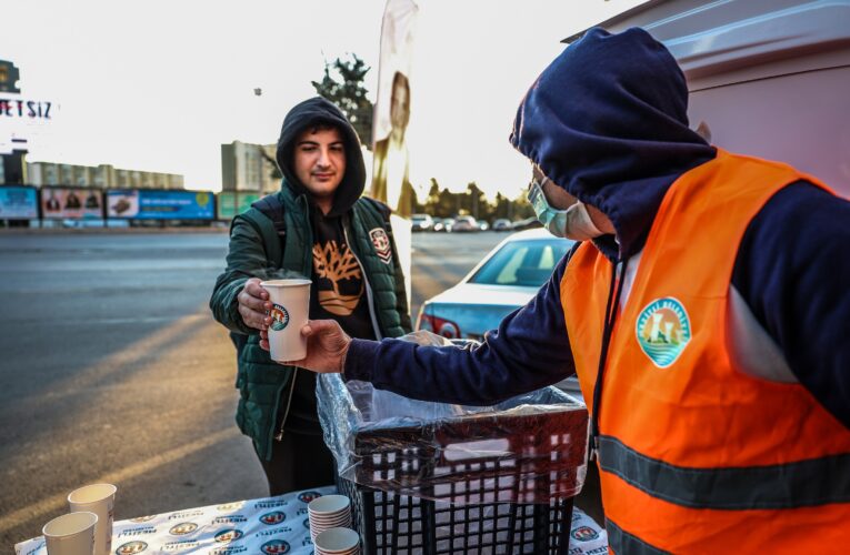 MEZİTLİ BELEDİYESİ’NİN HER SABAH ÜCRETSİZ ÇORBA İKRAMI BAŞLADI