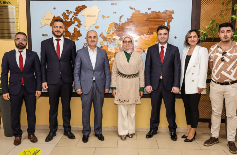 TÜM AKIL VE ZEKA OYUNLARI FEDERASYON (TAZOF) BAŞKANI ŞABAN KURT İL MİLLÎ EĞİTİM MÜDÜRÜ FAZİLET DURMUŞ’U MAKAMINDA ZİYARET ETTİ