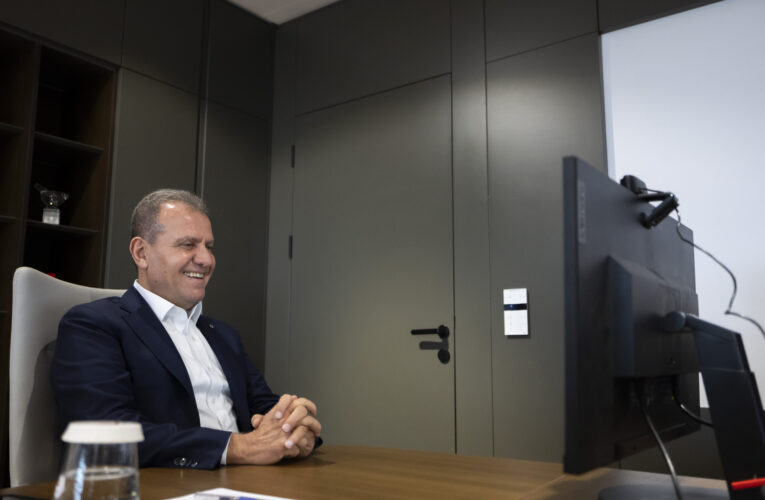 BAŞKAN SEÇER; GAZETECİ-YAZAR ENVER AYSEVER’İN PROGRAM KONUĞU OLDU