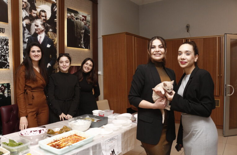 MERSİN BAROSU HAYVAN HAKLARI KOMİSYONU, SOKAK HAYVANLARI YARARINA KERMES DÜZENLEDİ