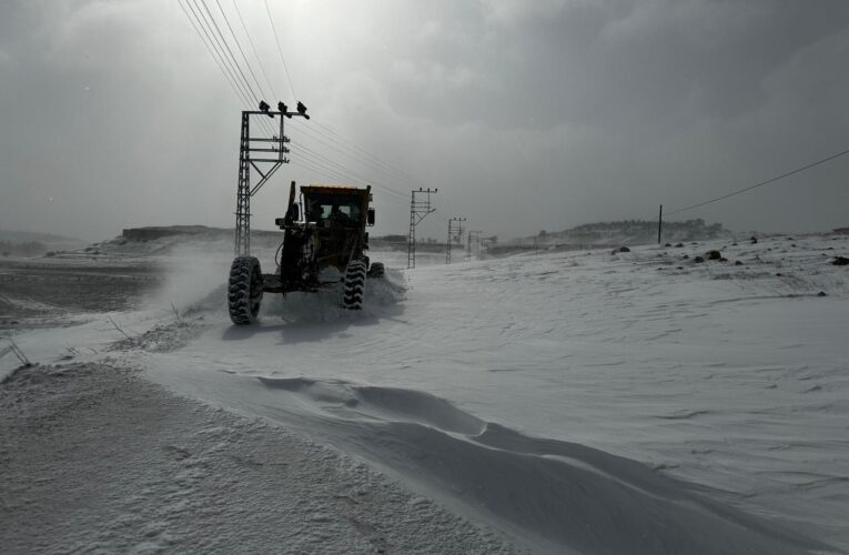 BÜYÜKŞEHİR EKİPLERİNDEN TOPLAM 8 İLÇEDE ETKİN ÇALIŞMA