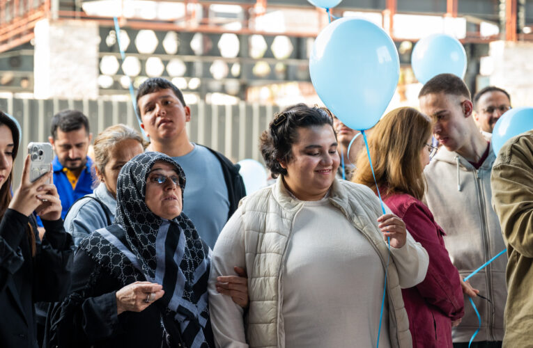 OTİZME BİR FARKINDALIK DAHA: AVM’LERİN IŞIKLARI VE SESLERİ KISILDI