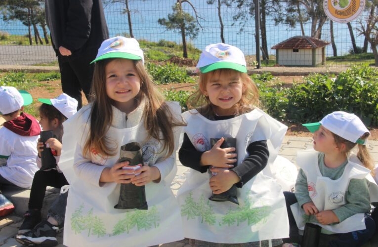 Bozyazı’da Minik Eller Geleceğe Nefes Oluyor