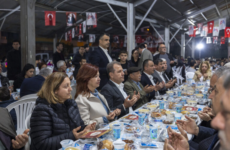 BİRLİK VE BERABERLİK DUYGULARI, BÜYÜKŞEHİR TARAFINDAN KURULAN İFTAR SOFRALARINDA YAŞATILIYOR
