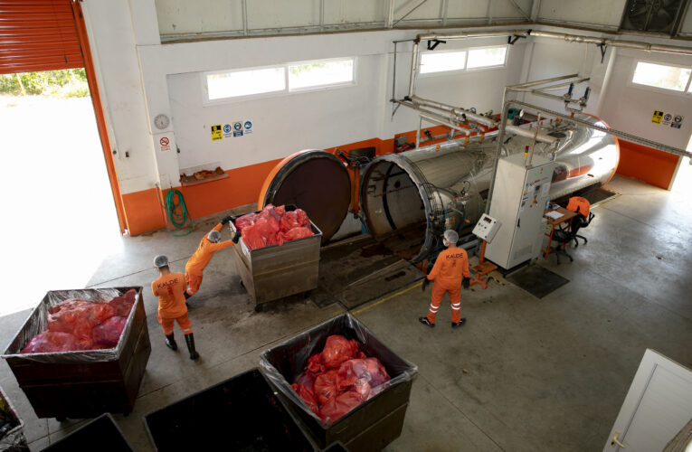 MERSİN’DE TIBBİ ATIKLAR GÜVENLE TOPLANIYOR VE BERTARAF EDİLİYOR