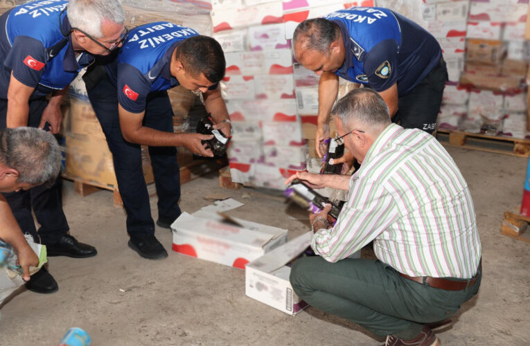 Beş Kamyon Dolusu Son Kullanma Tarihi Geçmiş Çikolata ve Şekerleme Ele Geçirildi