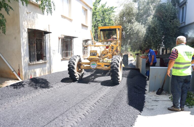 TOROSLAR’DA ASFALT BAKIM ÇALIŞMALARI ARALIKSIZ SÜRÜYOR