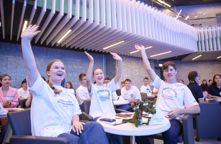 BİLGİ BUZKIRANI PROJESİ’NİN KAZANANLARI KUZEY KUTBU’NA GİTMEYE HAZIRLANIYOR