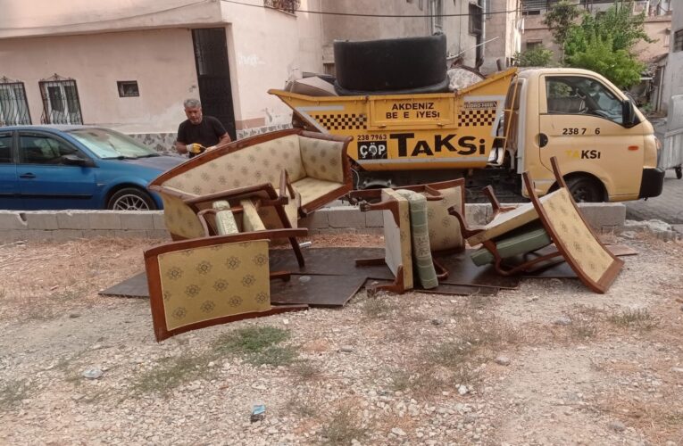 Akdenizde Her Gün Tonlarca Mobilya, İnşaat, Tekstil ve Tarımsal Atık Toplanıyor