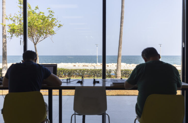 GENÇLERİN BULUŞMA NOKTASI; BÜYÜKŞEHİR OKUMA SALONLARI