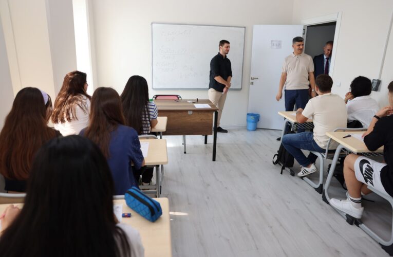 Akdeniz Belediyesinden Gençlere Üniversiteye Hazırlık Desteği