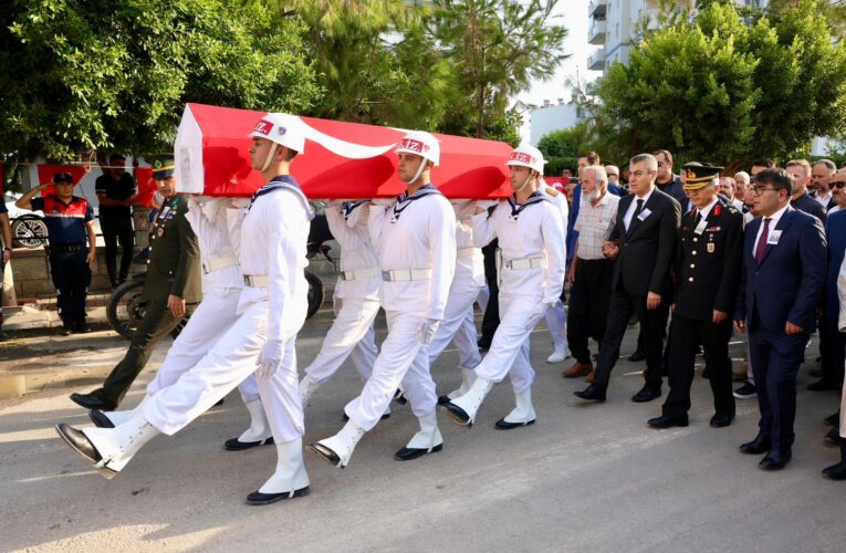 VALİMİZ SAYIN ATİLLA TOROS, KONYA’DA GÖREVİ BAŞINDAYKEN ŞEHİT OLAN PİYADE UZMAN ÇAVUŞ HÜSEYİN GÜNAY İÇİN DÜZENLENEN CENAZE TÖRENİNE KATILDI