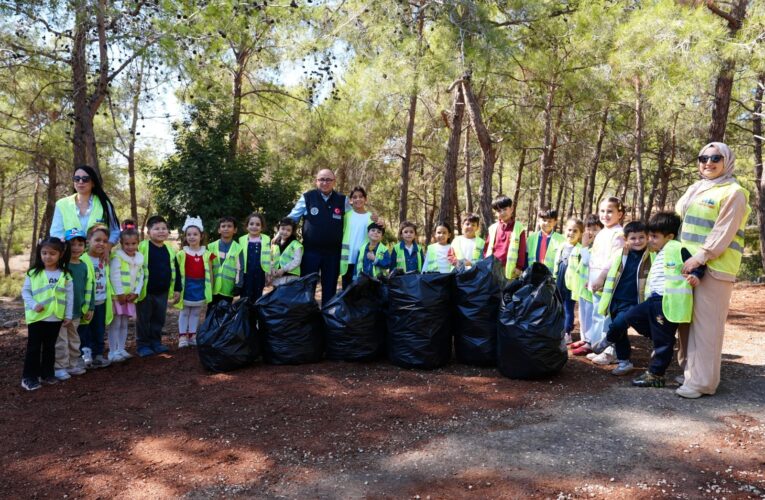 Takipçim Kadar Çöp Topluyorum: Aras ve Minik Doğa Müfettişleri Görev Başında