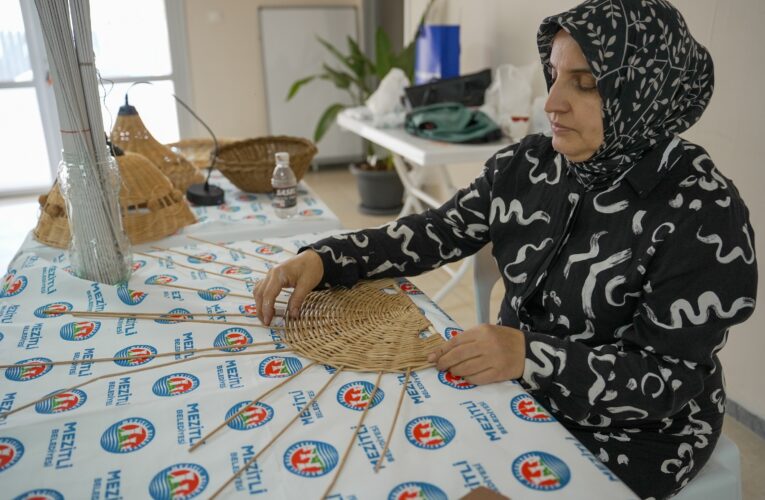 MEZİTLİ’DE KADIN VE AİLE ATÖLYELERİNE YOĞUN İLGİ,