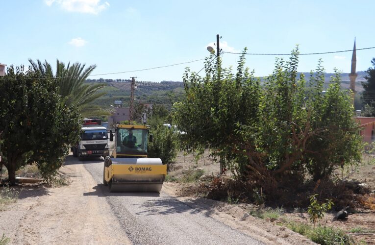 TOROSLAR’DA YOLLAR YENİLENİYOR, ULAŞIM RAHATLIYOR