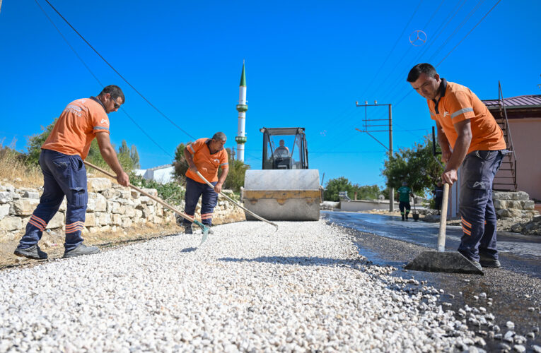 GÜLNAR’DA ASFALT ÇALIŞMALARI KIRSALDA VE MERKEZDE HIZLA TAMAMLANIYOR