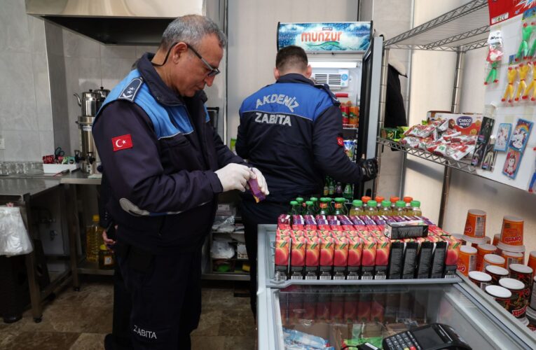 Akdeniz Zabıtasından Sağlıksız Ürün Satan Kantine Ceza