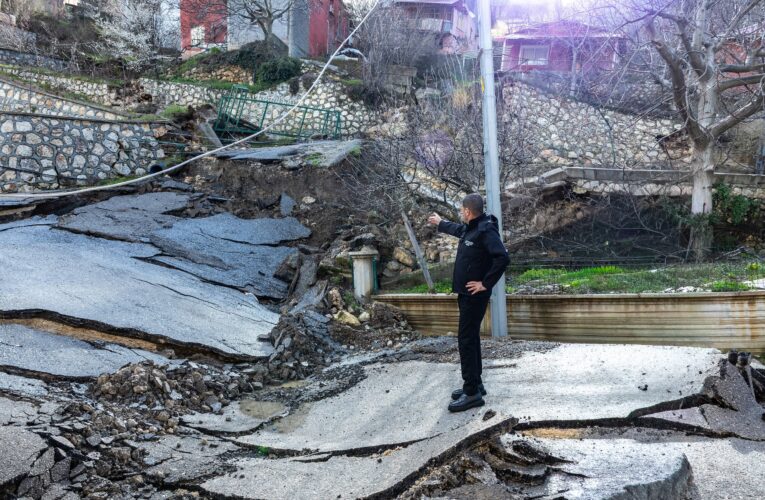 MEZİTLİ’DE HEYELAN, BAŞKAN TUNCER SAHADA, ÇALIŞMALAR SÜRÜYOR